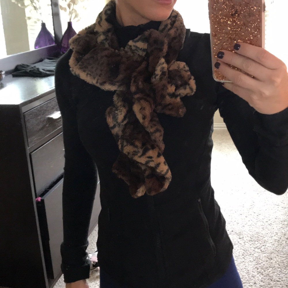 Leopard scarf